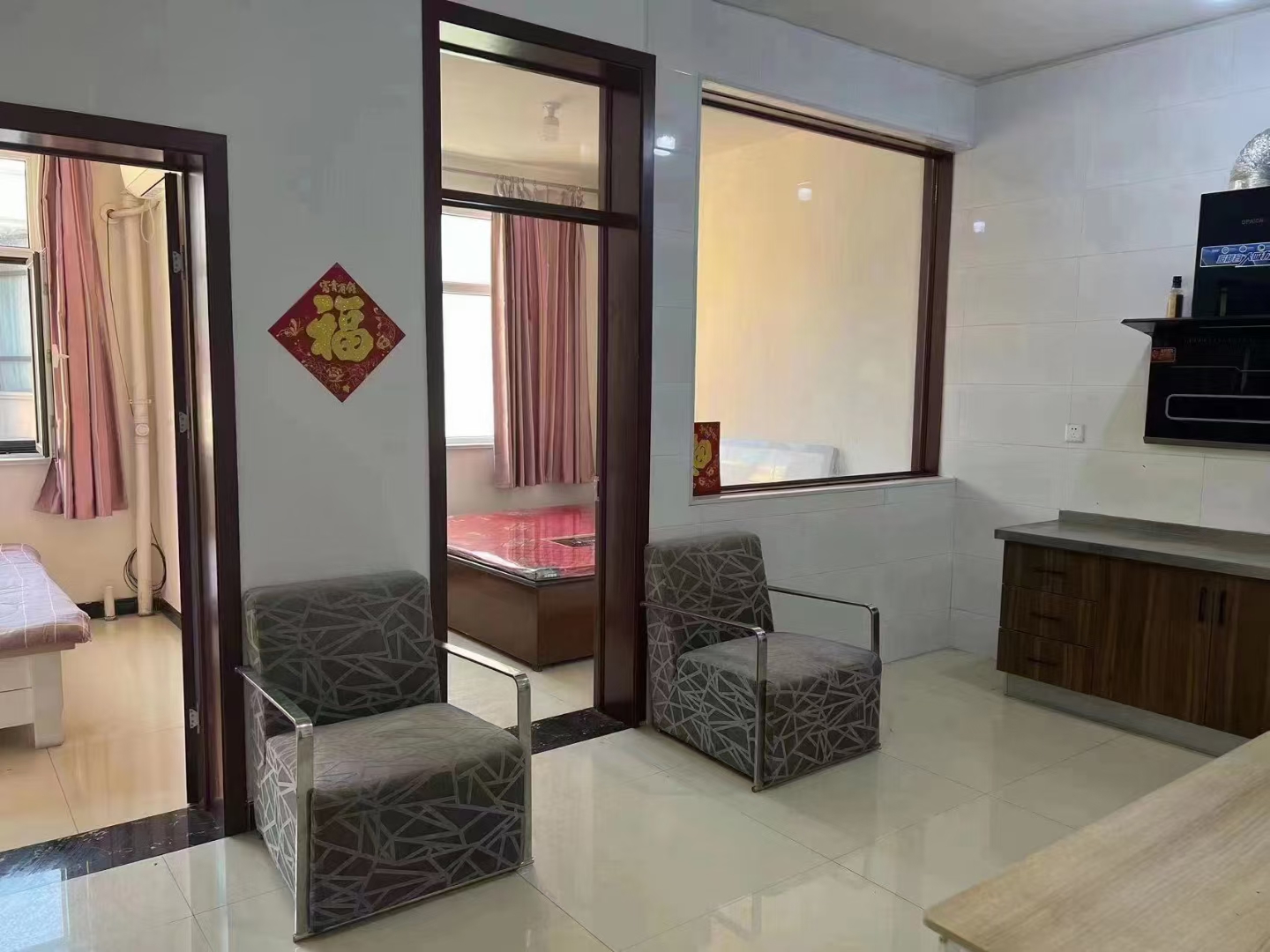 出租實驗小學(xué)附近二室一廳一廚一衛(wèi)