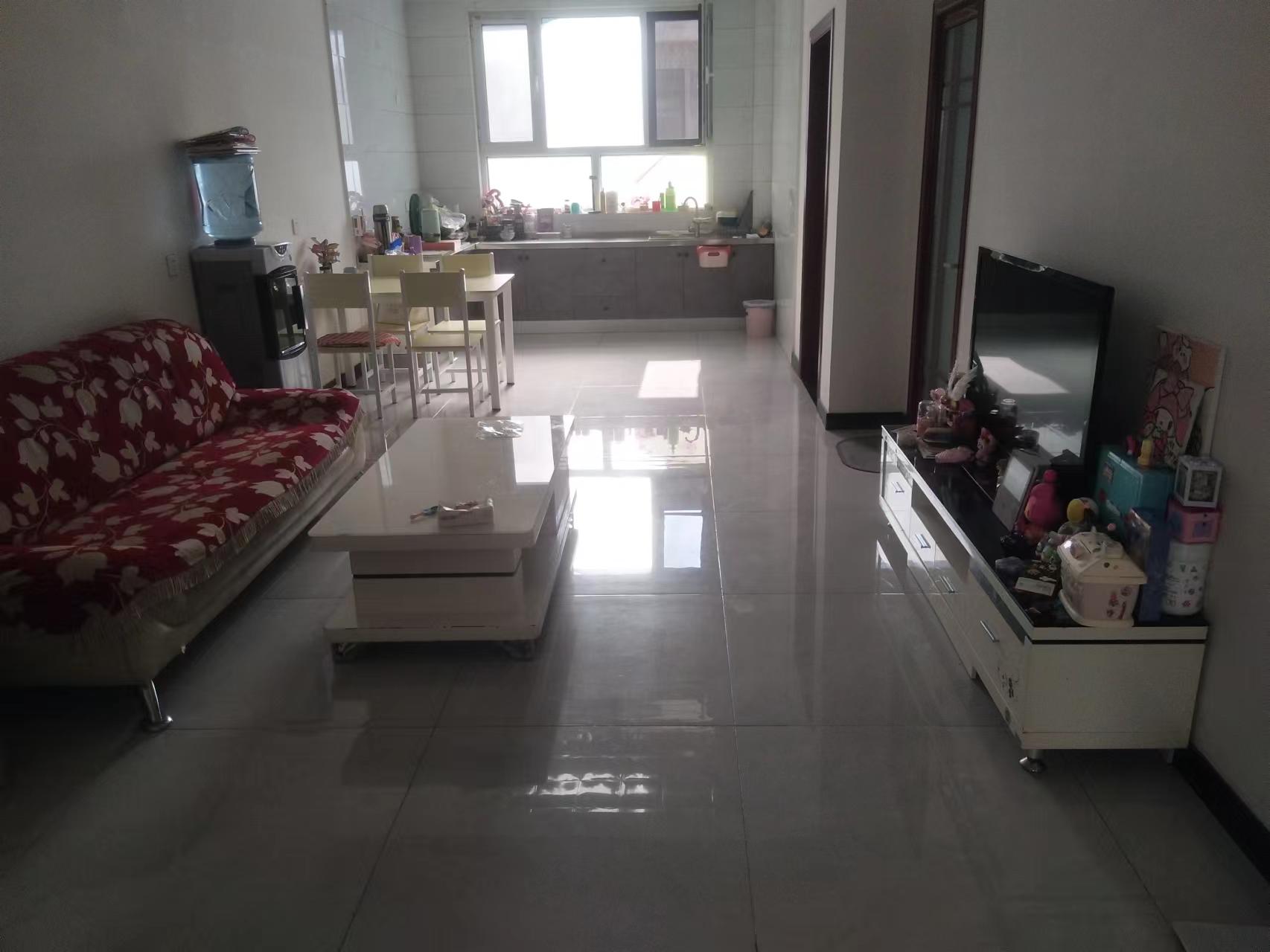 緊鄰實(shí)驗小學(xué)新房首次出租