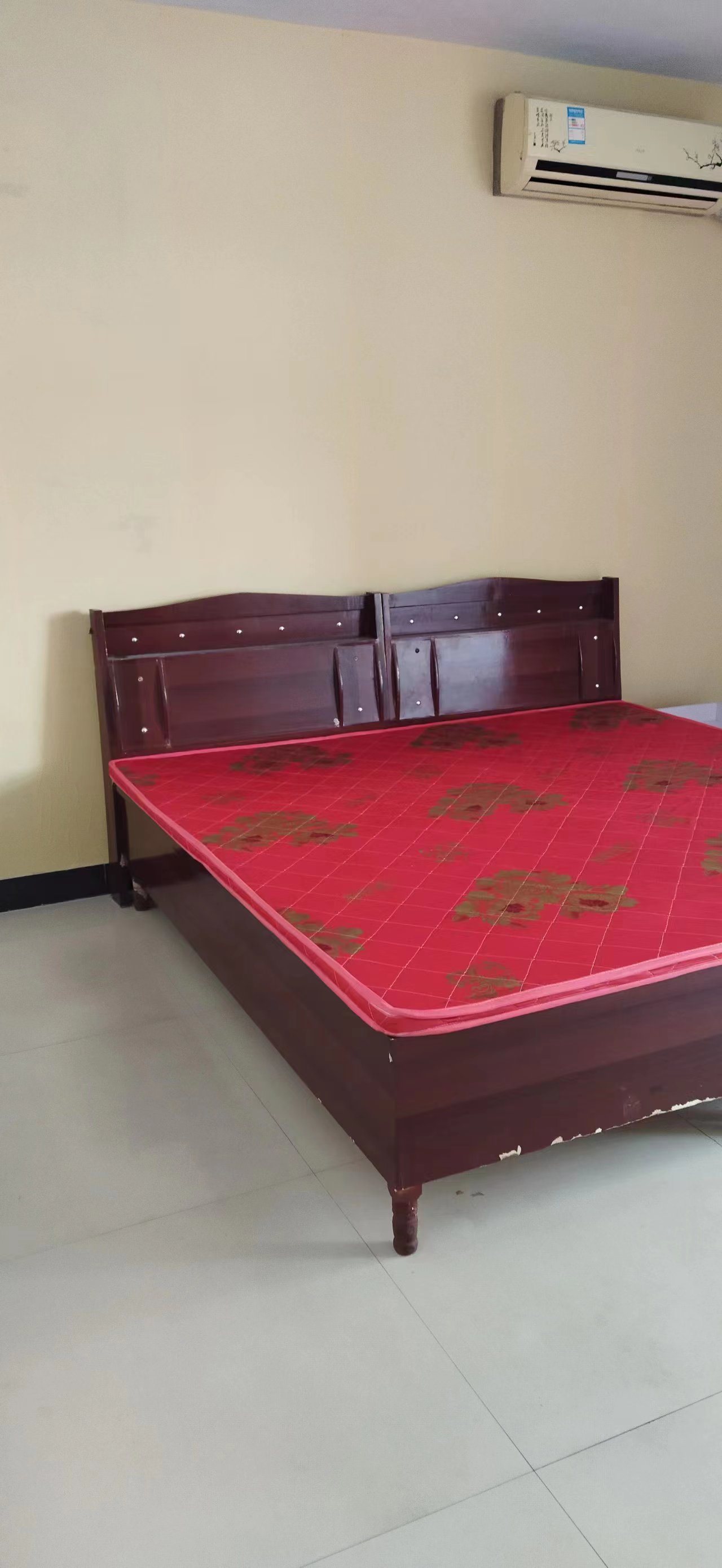中山小學(xué)附近出租三室一廳