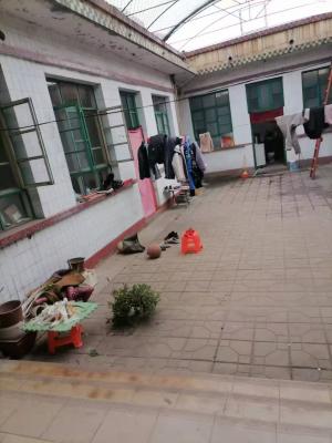 新世紀(jì)一室廚650,中排三室小院民水民電13000打麻將辦公
