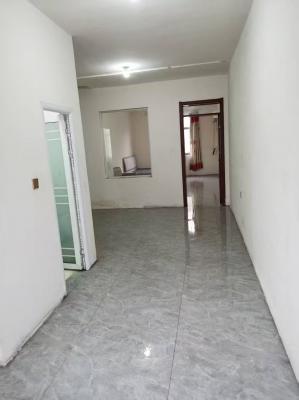 出租体育场一室一厅一厨一卫月租700元13930036703