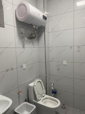 實(shí)驗(yàn)小學(xué)二室一廳,三室一廳3空調(diào)二樓不用交暖氣13000