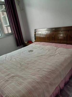 A60b出租實(shí)驗(yàn)小學(xué)附近二室一廳一衛(wèi)一廚 一樓 100平 熱水器抽煙機(jī)空調(diào)床沙發(fā)柜子 雙氣